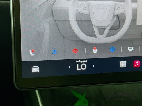 Used 2026 Tesla Model Y Long Range image 26