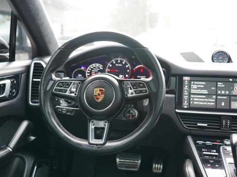 Used 2021 Porsche Cayenne Turbo image 71