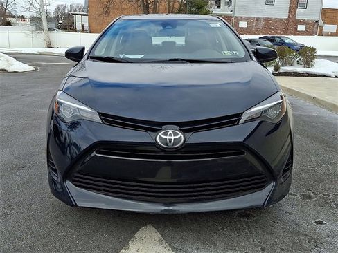 Used 2019 Toyota Corolla LE image 2