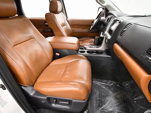 Used 2013 Toyota Sequoia Platinum image 21