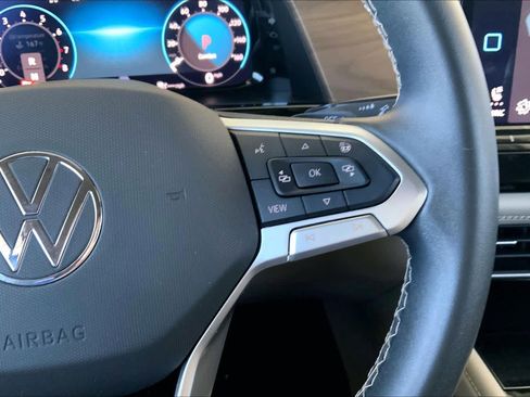 Used 2024 Volkswagen Atlas SE image 24