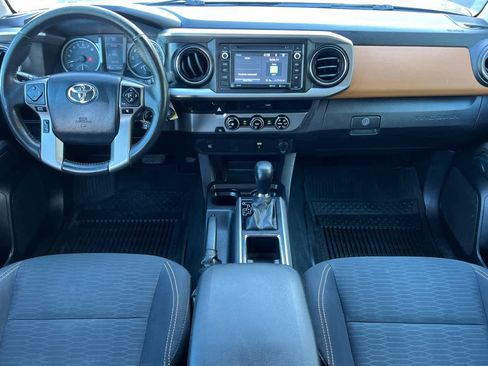Used 2017 Toyota Tacoma SR5 w/ Tow Package RWD image 3