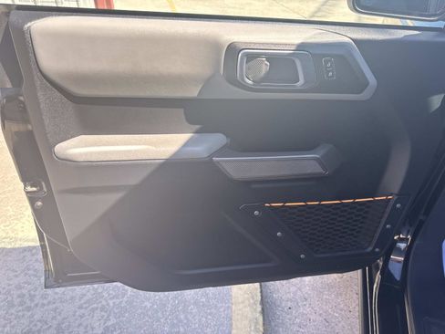 Used 2023 Ford Bronco Badlands image 18
