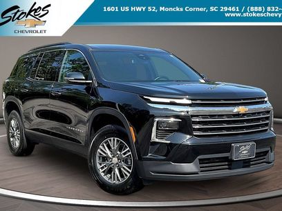 Used 2024 Chevrolet Traverse LT
