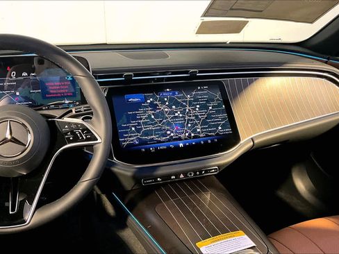 New 2026 Mercedes-Benz E 350 4MATIC Sedan image 8