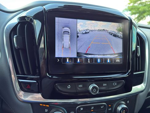 Used 2021 Chevrolet Traverse Premier image 19