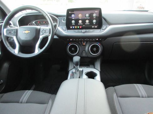 Used 2024 Chevrolet Blazer LT w/ Convenience Package FWD image 15