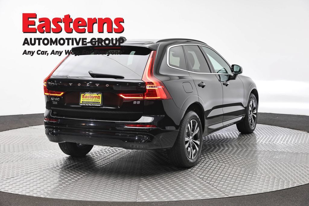 Used 2023 Volvo XC60 B5 Core FWD image 7