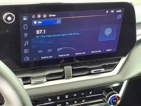 Used 2025 Chevrolet Equinox LT image 20