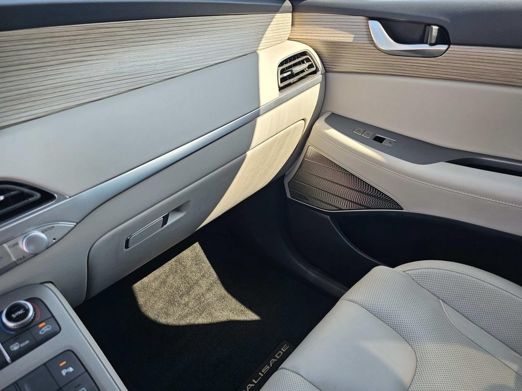 Used 2022 Hyundai Palisade Limited FWD image 33
