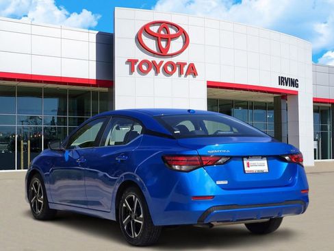 Used 2024 Nissan Sentra SV image 3