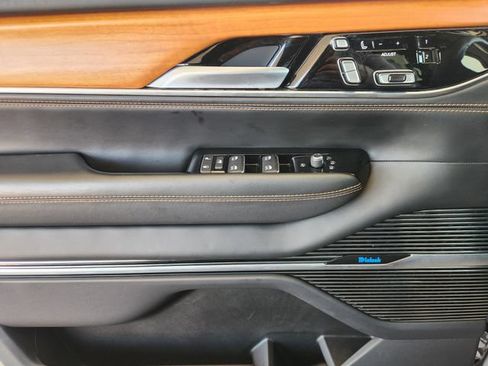 Used 2024 Jeep Grand Wagoneer L Series III AWD/4WD image 25
