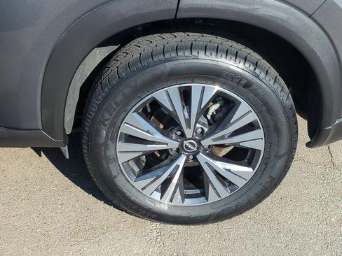 Used 2023 Nissan Rogue SV FWD image 31