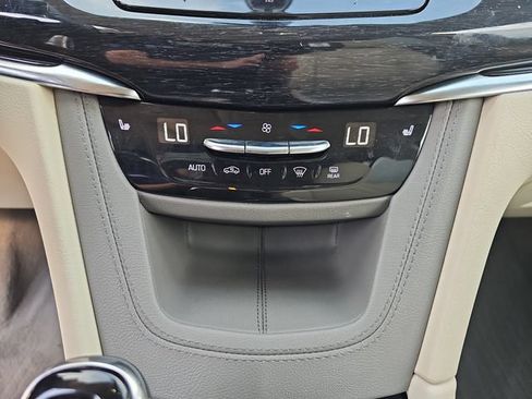 Used 2021 Cadillac XT6 Premium Luxury FWD image 28