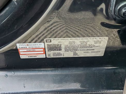 Used 2018 Chevrolet Silverado 1500 LT w/ Texas Edition image 32