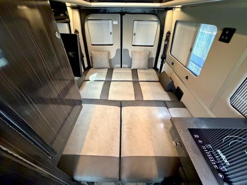 Used 2017 Mercedes-Benz Sprinter 3500 image 86