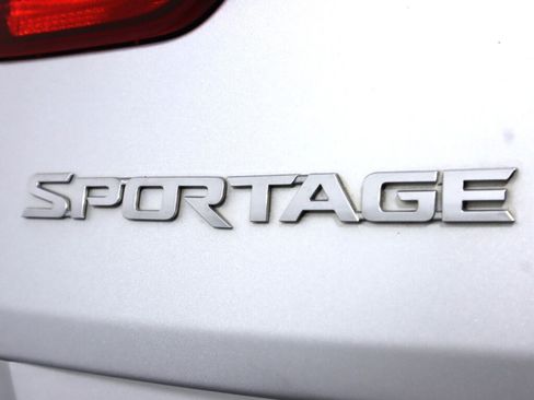 Used 2018 Kia Sportage EX image 37