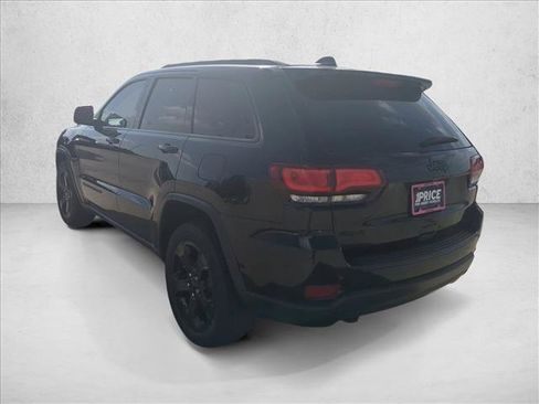 Used 2018 Jeep Grand Cherokee Laredo AWD/4WD image 8