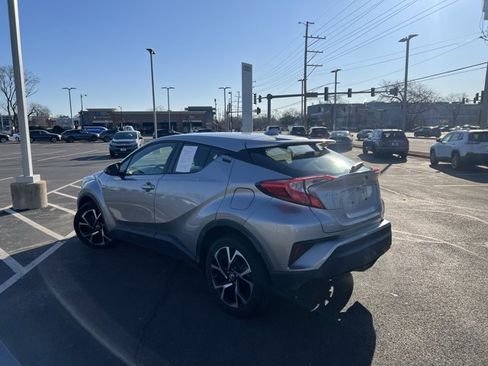 Used 2018 Toyota C-HR XLE image 4