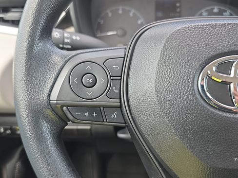 Used 2025 Toyota Corolla LE FWD image 16
