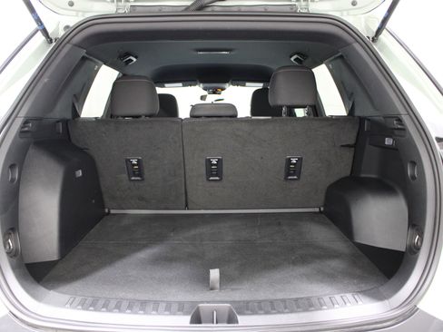 Used 2026 Chevrolet Equinox LT FWD image 23