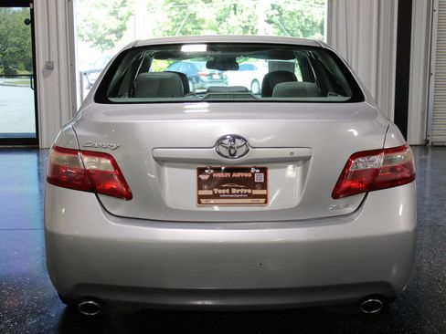 Used 2008 Toyota Camry XLE FWD image 4