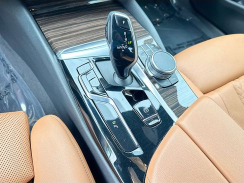 Used 2022 BMW 530i xDrive w/ Premium Package AWD/4WD image 16