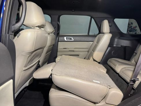 Used 2011 Ford Explorer XLT w/ 202A Rapid Spec Order Code FWD image 24