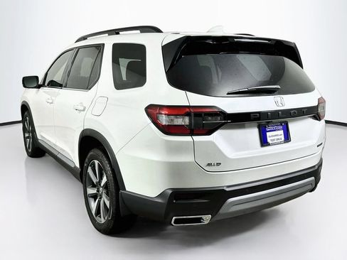 Used 2025 Honda Pilot Touring image 6