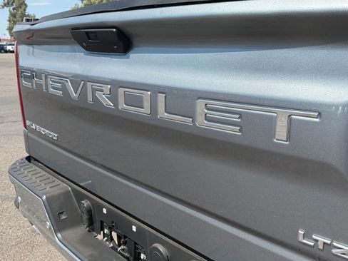 Used 2021 Chevrolet Silverado 1500 LTZ w/ Z71 Off-Road Package AWD/4WD image 11