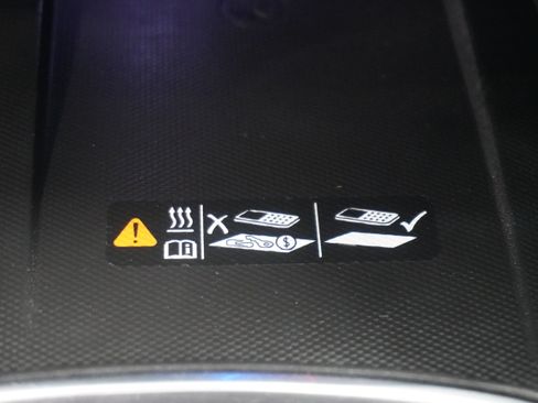 Used 2022 Buick Enclave Essence FWD image 23