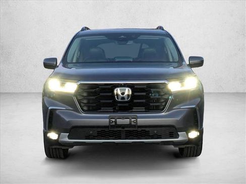 Used 2025 Honda Pilot Elite image 2