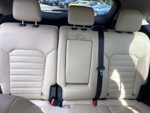 Used 2017 Ford Edge SEL w/ Equipment Group 201A FWD image 9