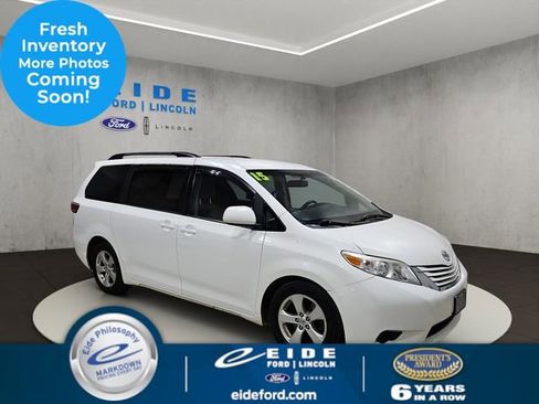 Used 2015 Toyota Sienna LE FWD image 1