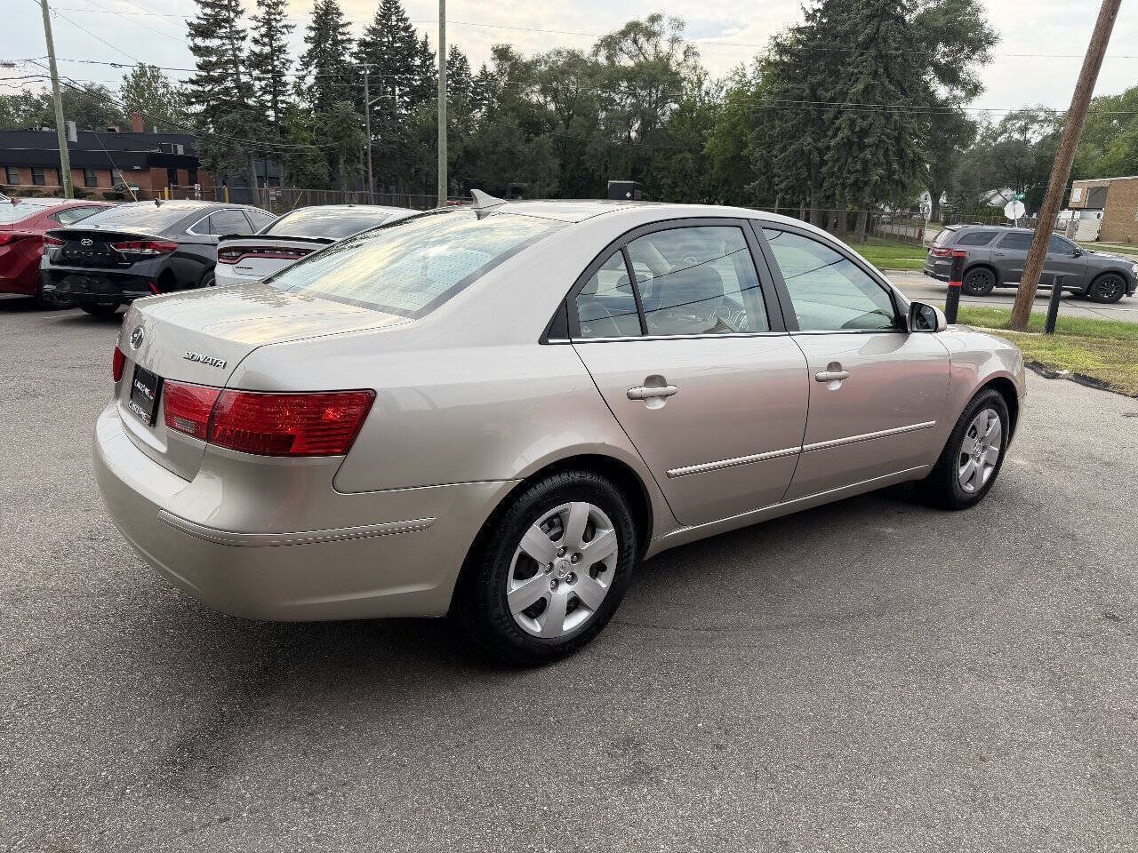 Used 2009 Hyundai Sonata GLS w/ Popular Equipment Pkg 2 FWD image 4