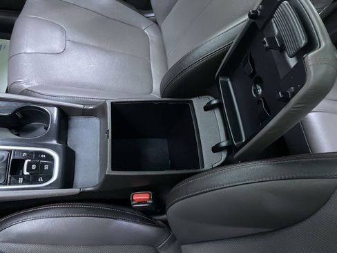 Used 2020 Hyundai Santa Fe SEL image 25