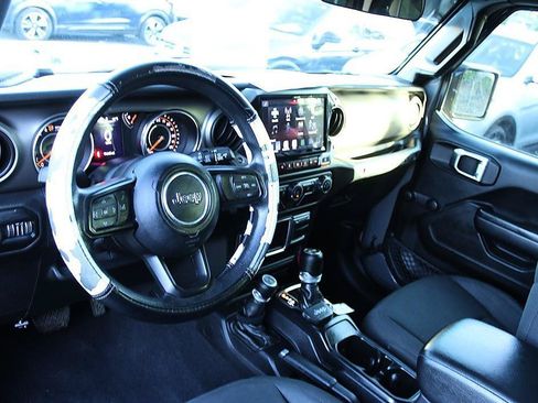 Used 2020 Jeep Wrangler Sport AWD/4WD image 13