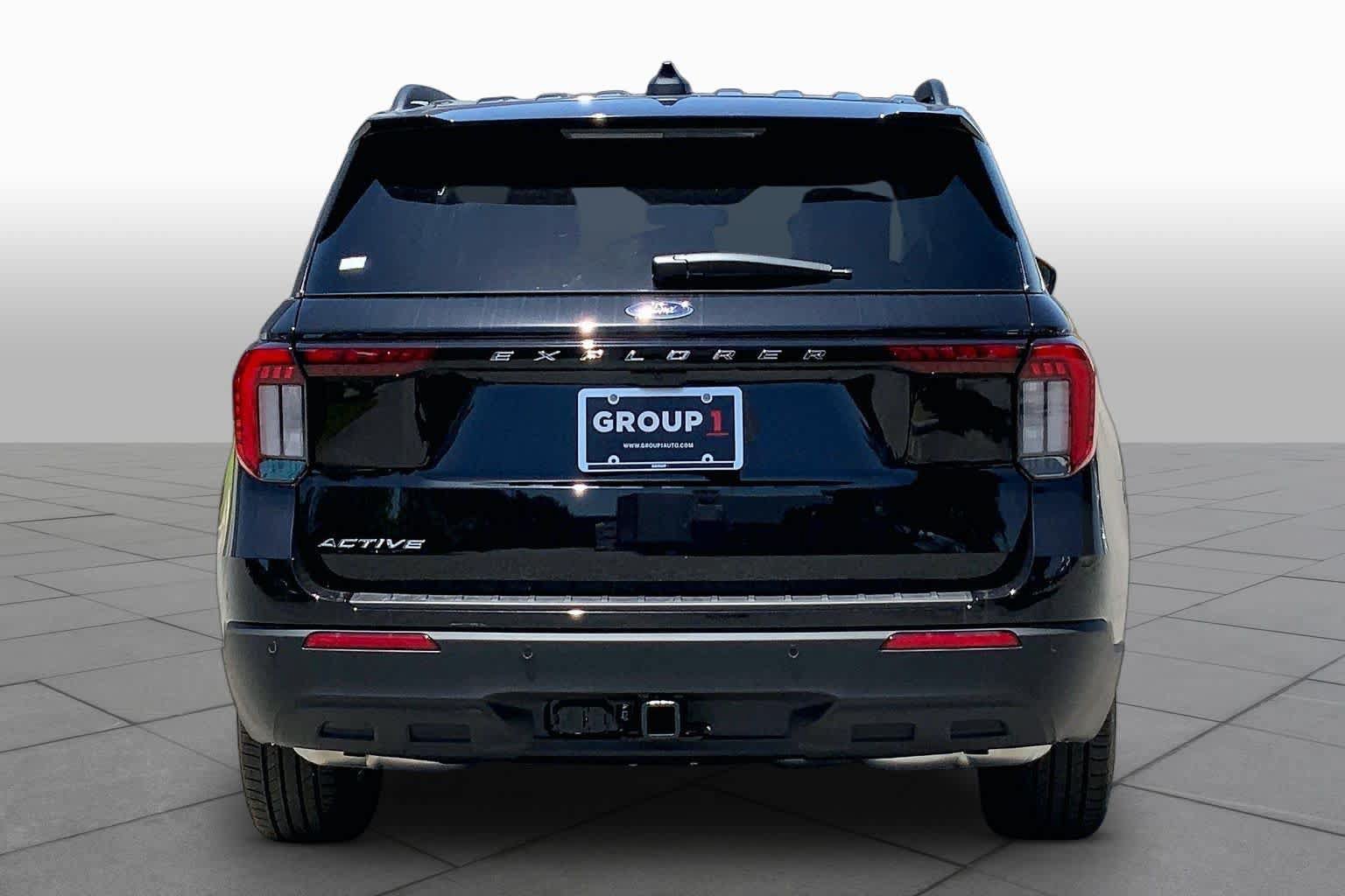 New 2026 Ford Explorer Active RWD image 4