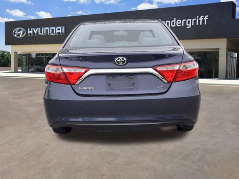 Used 2016 Toyota Camry LE image 10