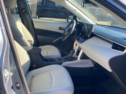 Used 2024 Toyota Corolla Cross L image 17