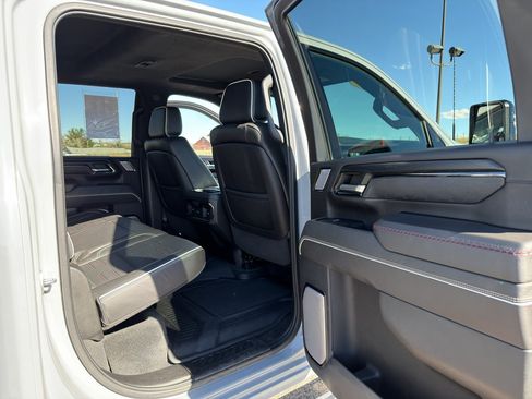 Used 2024 GMC Sierra 2500 AT4X AWD/4WD image 25
