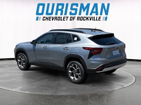 New 2026 Chevrolet Trax LT w/ Sunroof Package FWD image 4