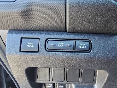 Used 2022 Nissan Frontier S AWD/4WD image 22