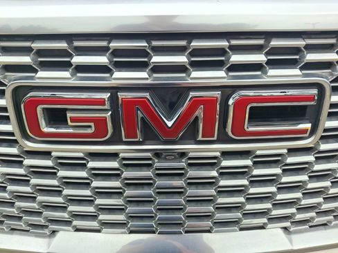 Used 2024 GMC Yukon Denali AWD/4WD image 14