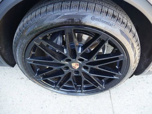 New 2026 Porsche Macan 4 Electric AWD/4WD image 14