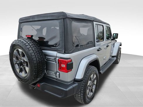 Used 2018 Jeep Wrangler Unlimited Sahara image 6