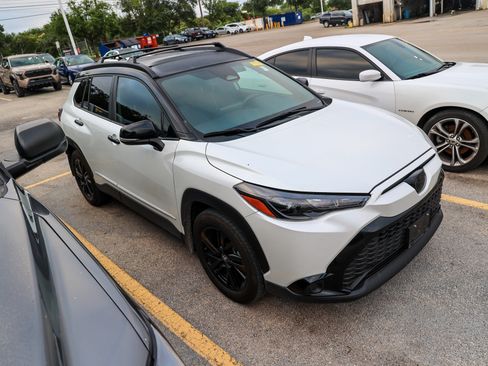 Used 2025 Toyota Corolla Cross AWD Hybrid image 7