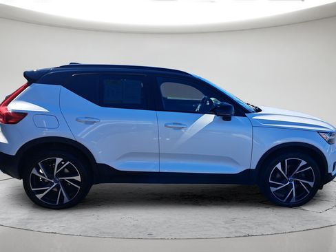 Used 2019 Volvo XC40 T5 R-Design AWD/4WD image 4