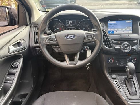 Used 2018 Ford Focus SEL image 9