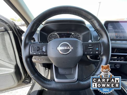 Used 2025 Nissan Rogue SV FWD image 27